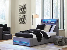 Load image into Gallery viewer, Verishaw Upholstered Bed