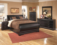 Load image into Gallery viewer, Huey Vineyard Dresser and Mirror