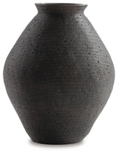 Load image into Gallery viewer, Hannela Vase