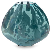 Load image into Gallery viewer, Cartshaw Vase