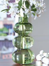 Load image into Gallery viewer, Renethorne Vase