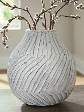 Load image into Gallery viewer, Shelvie Vase