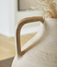 Load image into Gallery viewer, Justy Vase