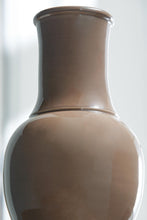 Load image into Gallery viewer, Tillmer Vase