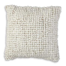 Load image into Gallery viewer, Aavie Pillow