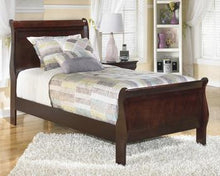 Load image into Gallery viewer, Alisdair Bedroom Set