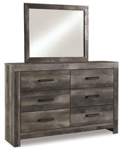 Load image into Gallery viewer, Wynnlow Dresser and Mirror image