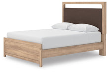 Load image into Gallery viewer, Kinlanni Upholstered Bed