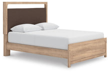 Load image into Gallery viewer, Kinlanni Upholstered Bed