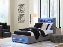 Load image into Gallery viewer, Verishaw Upholstered Bed