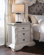 Load image into Gallery viewer, Bruchandi Bedroom Set