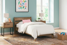 Load image into Gallery viewer, Deanlow Bed