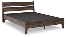 Load image into Gallery viewer, Calverson Bed