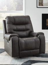 Load image into Gallery viewer, Femley Recliner
