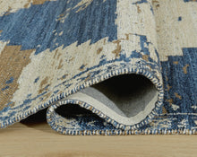 Load image into Gallery viewer, Varnler Rug Large
