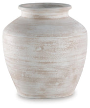 Load image into Gallery viewer, Meadie Vase
